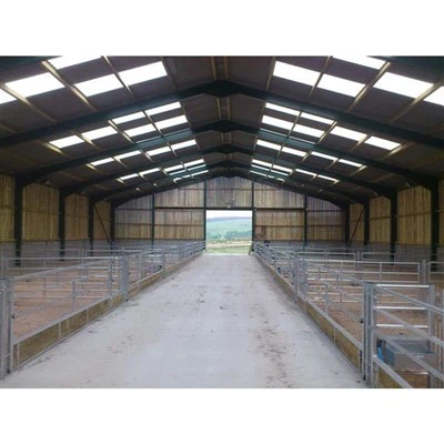 Metāla karkasa aitu kūts